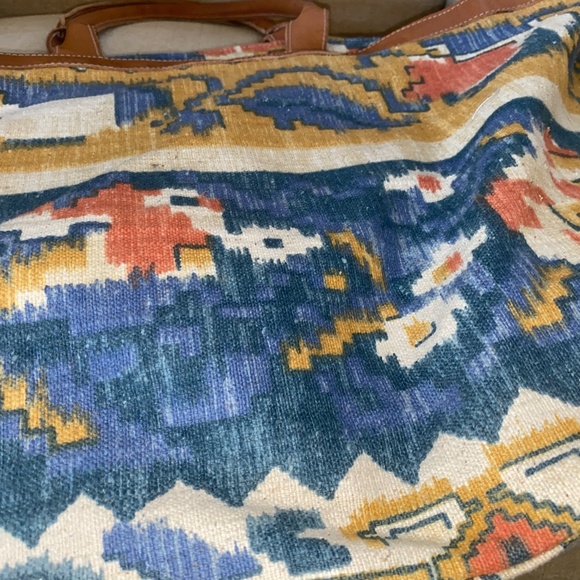 Unisa Zippered Canvas Tote - Picture 15 of 16